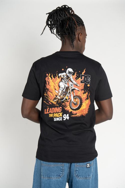 Camiseta DC Shoes M/C Leading The Pack Preto