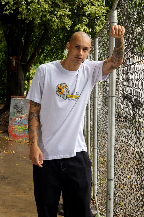 Camiseta DC Shoes M/C Size Matters Branco