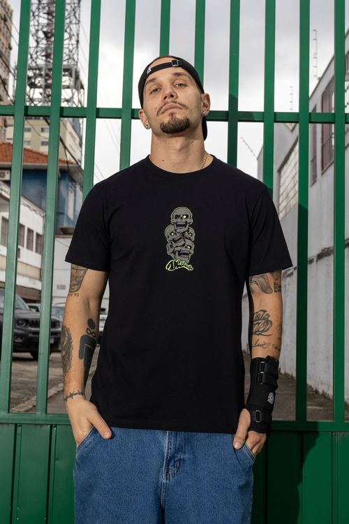 Camiseta DC Shoes M/C Laugh Stack Preto